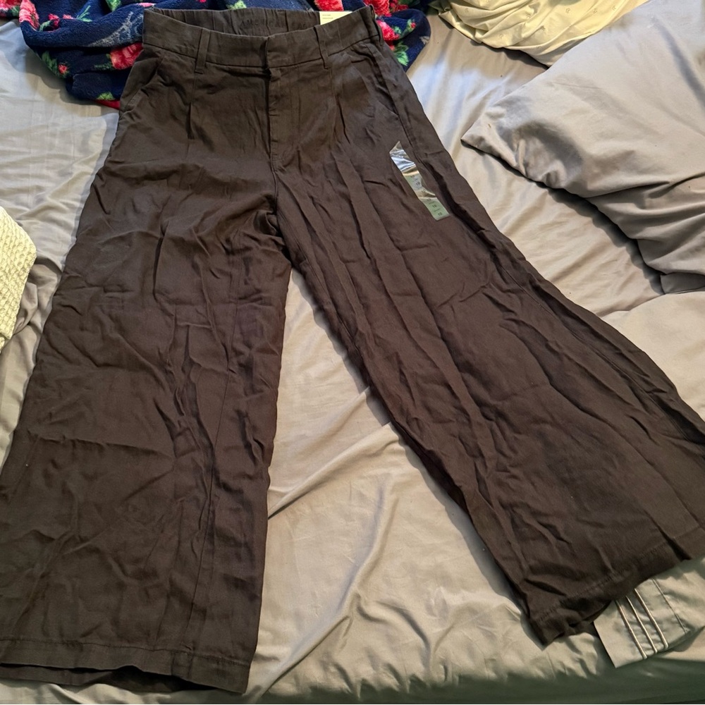 American Eagle Trousers size 10 short
